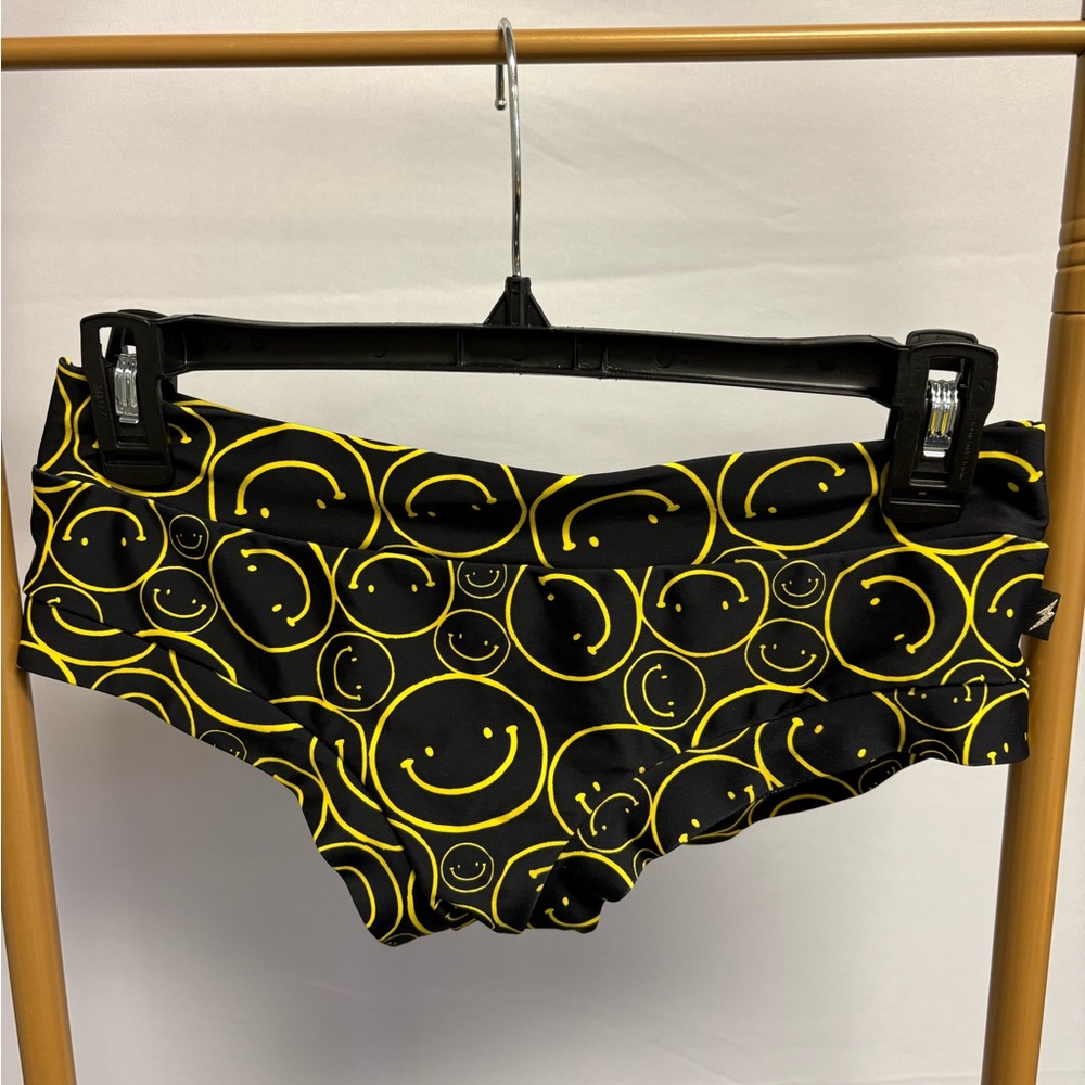 Cleo The Hurricane: Essential Hot Pant